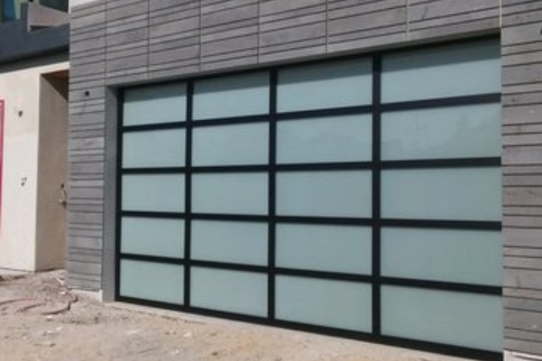 Custom garage door options from Clopay, Amarr, and Wayne Dalton in Los Angeles