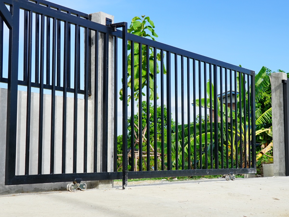 fence gate replacement