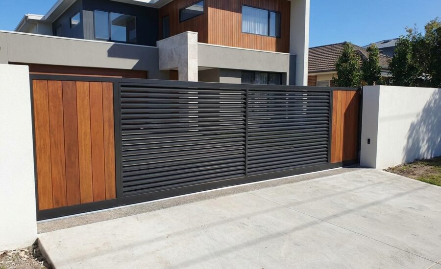 Space-saving sliding gate design