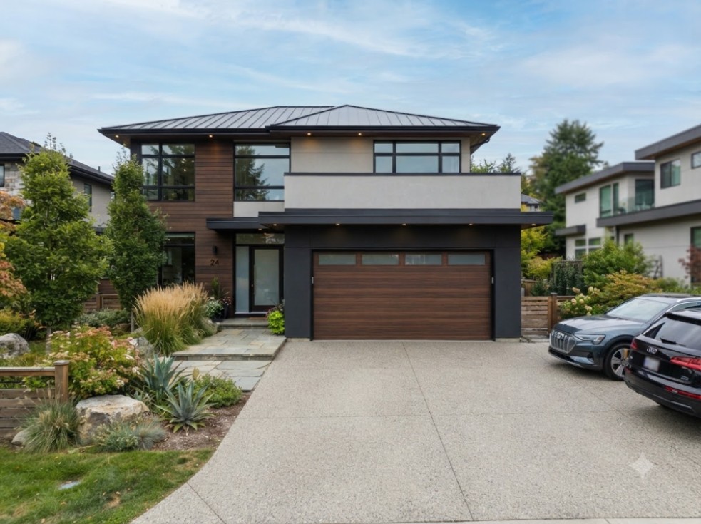 garage door repair vs replacement